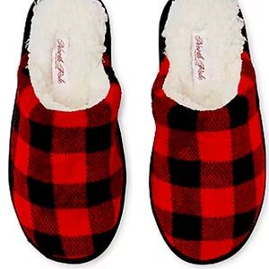 Women’s plaid slippers- New!